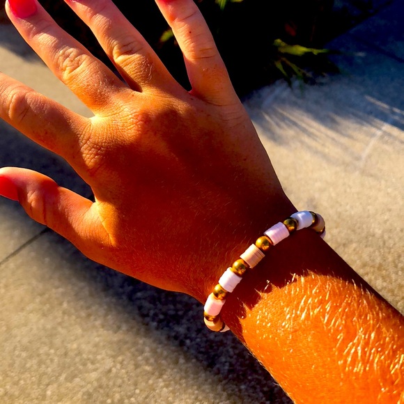 brown pink white bracelet - Picture 1 of 3